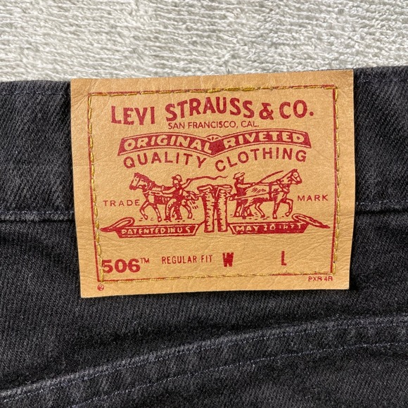 Vintage Levis 506 Denim Shorts Women 12 Black Regular High Waisted Cuffed Y2K - Picture 2 of 9